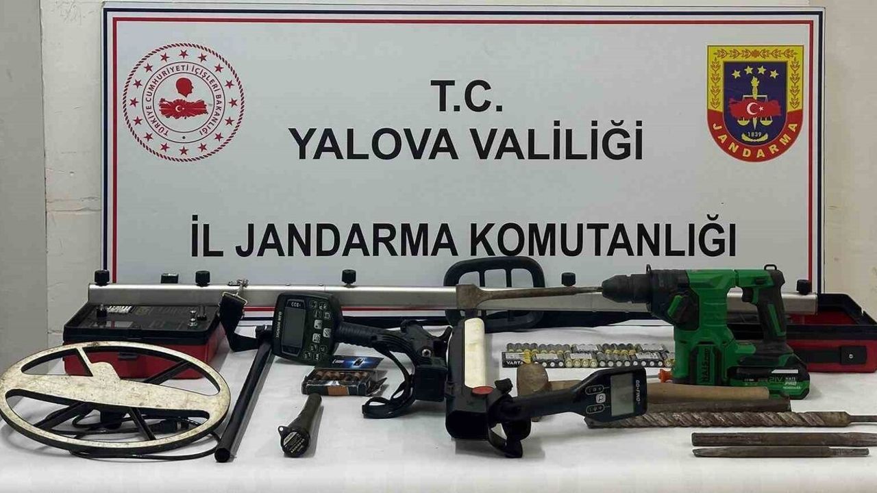 Yalova'da 5 defineci suçüstü yakalandı: Jandarmadan operasyon