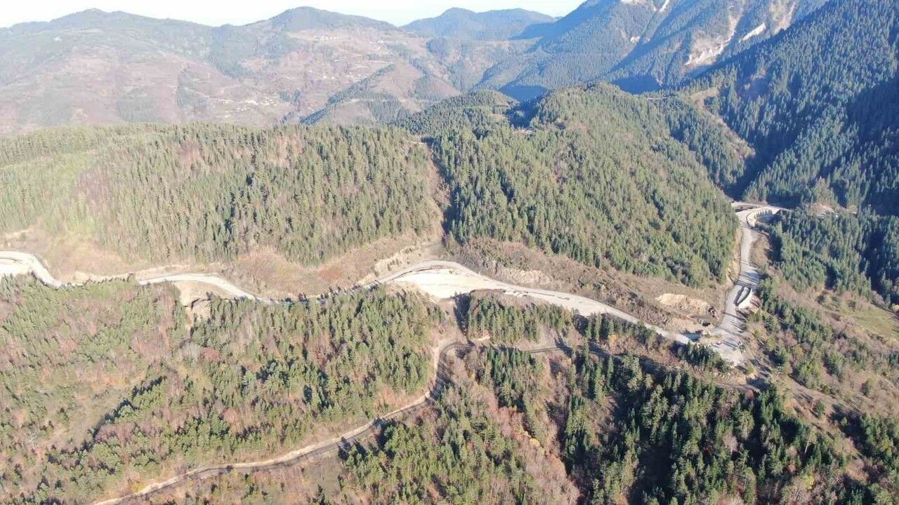 Yaralıgöz Dağı'nda Heyelan Önlemi: 2 Bin Rakımlı Geçit Çelik Tel Ağlarla Güvence Altında