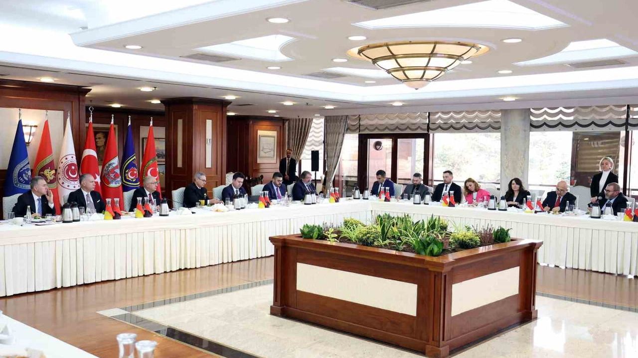 Yaşar Güler: PKK’yı bitirince 'Terörsüz Türkiye' sürecine uyacak