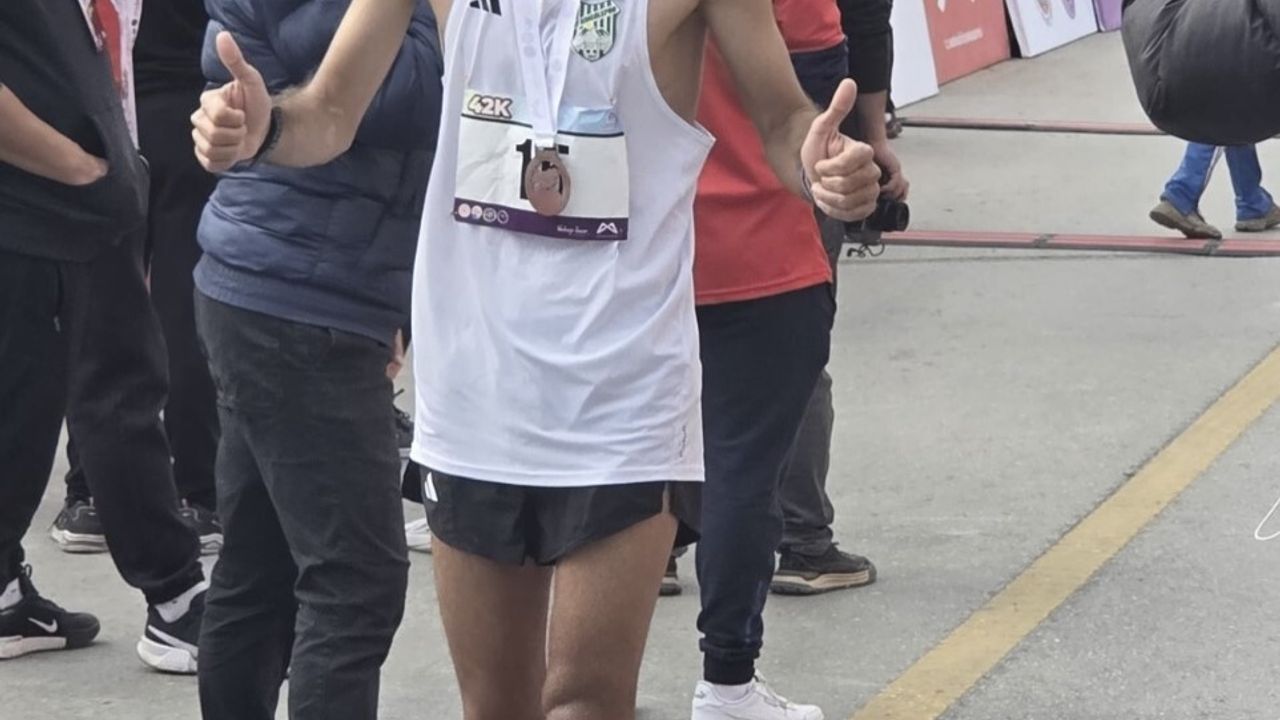 Yavuz Ağralı, Uluslararası Mersin Maratonu'nda 15. Türkler Klasmanını Kazandı