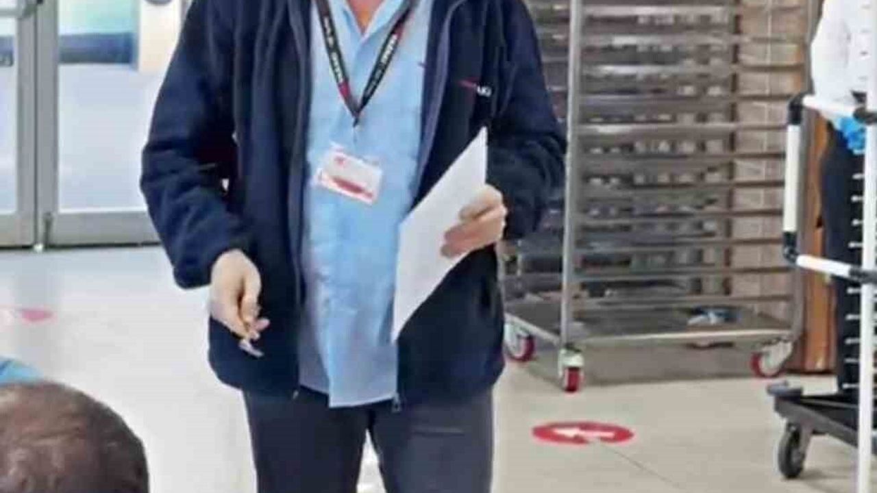 Yazaki Mudanya İşçileri MESS’in Zam Teklifini Çatal-Kaşıkla Protesto Etti