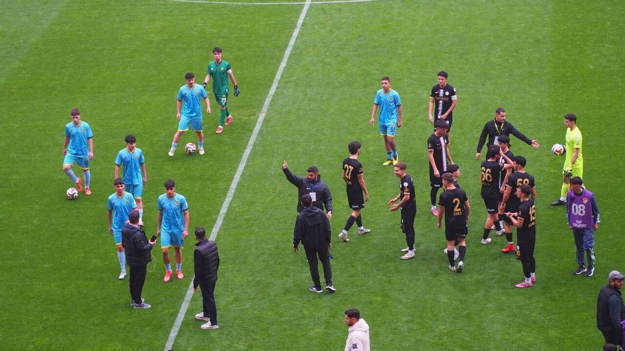 Yeni Malatyaspor 7 Oyuncuyla Sahaya Çıktı; Isparta 32 Maçı Tatil Edildi