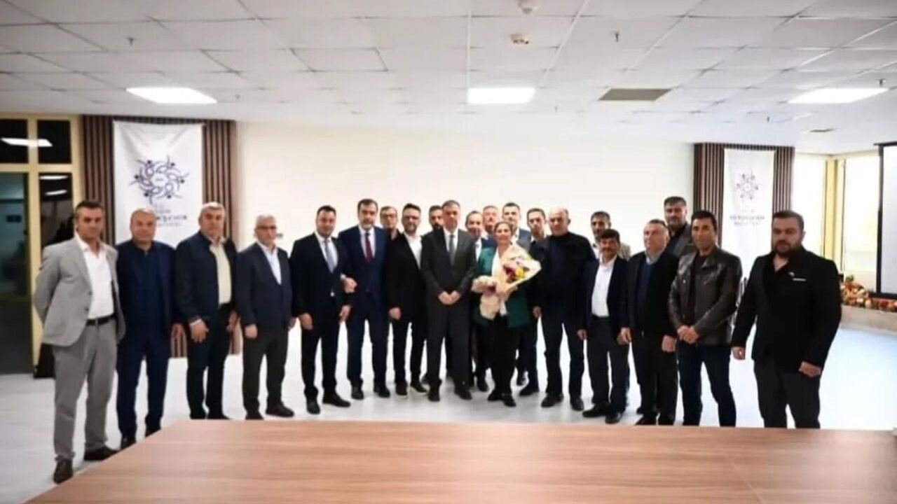 Yenipazar Belediye Başkanı Malik Ercan: 'Onlar konuşur, biz hizmet ederiz'