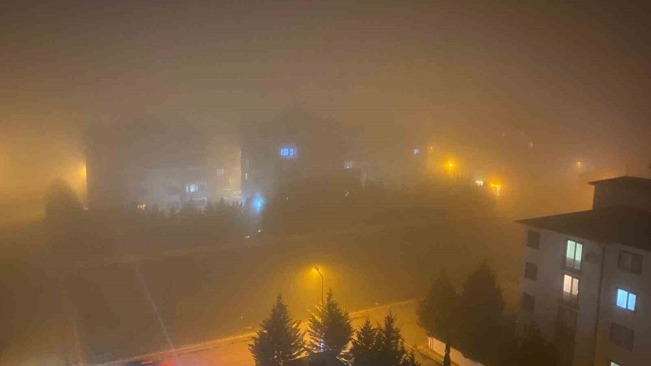 Yenişehir'de Yoğun Sis: Görüş Mesafesi 1 Metreye Düştü