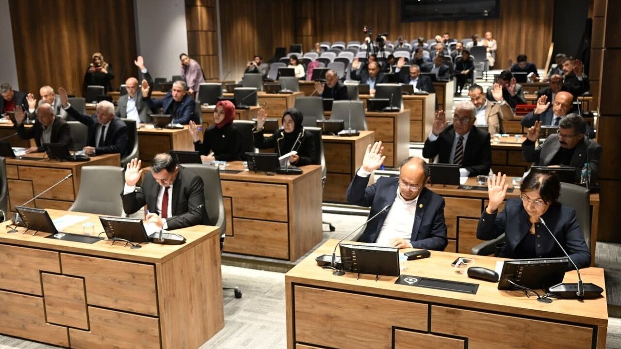 Yeşilyurt Belediye Meclisi Aralık Toplantılarına Başladı — Geçit'ten Otistik Çocuklar ve Yaşlı Bakım Merkezi Müjdesi