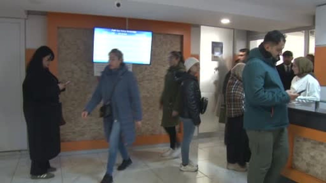 Yılbaşına Günler Kala Nüfus Müdürlüklerinde Yoğunluk