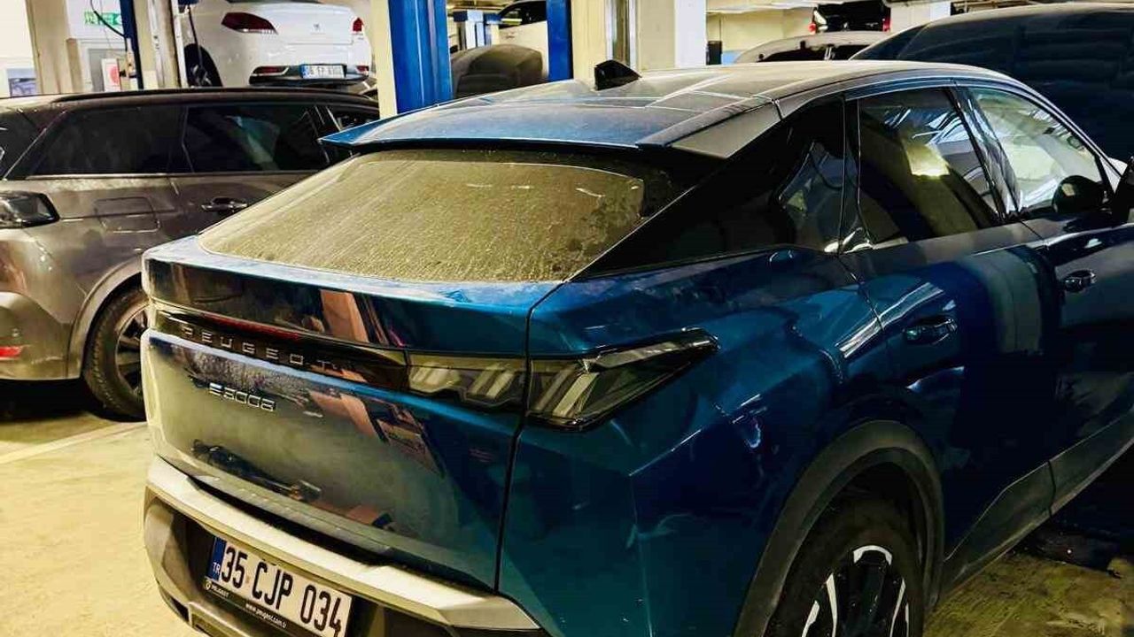 Yıldırım 2024 Peugeot 3008'i Kilitledi: İzmirli Mühendis Markaya Dava Açtı