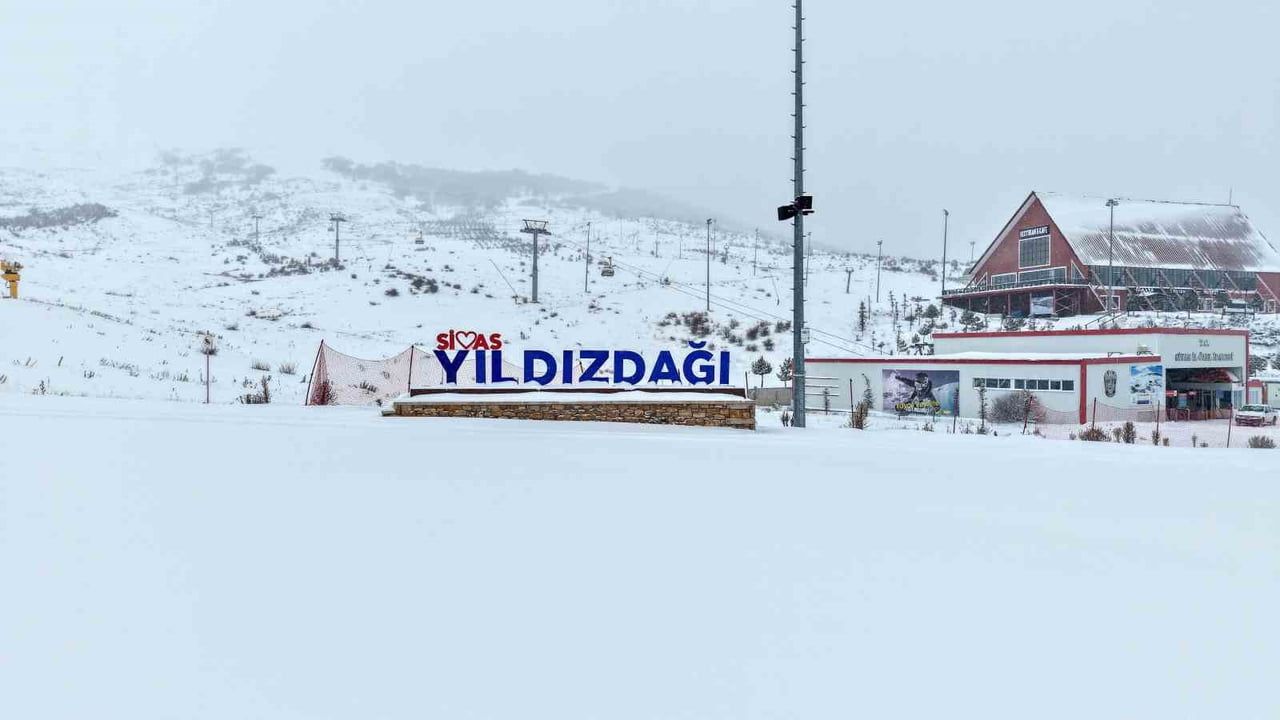 Yıldız Dağı Kış Sporları'nda Kar 15 Santimetreye Ulaştı