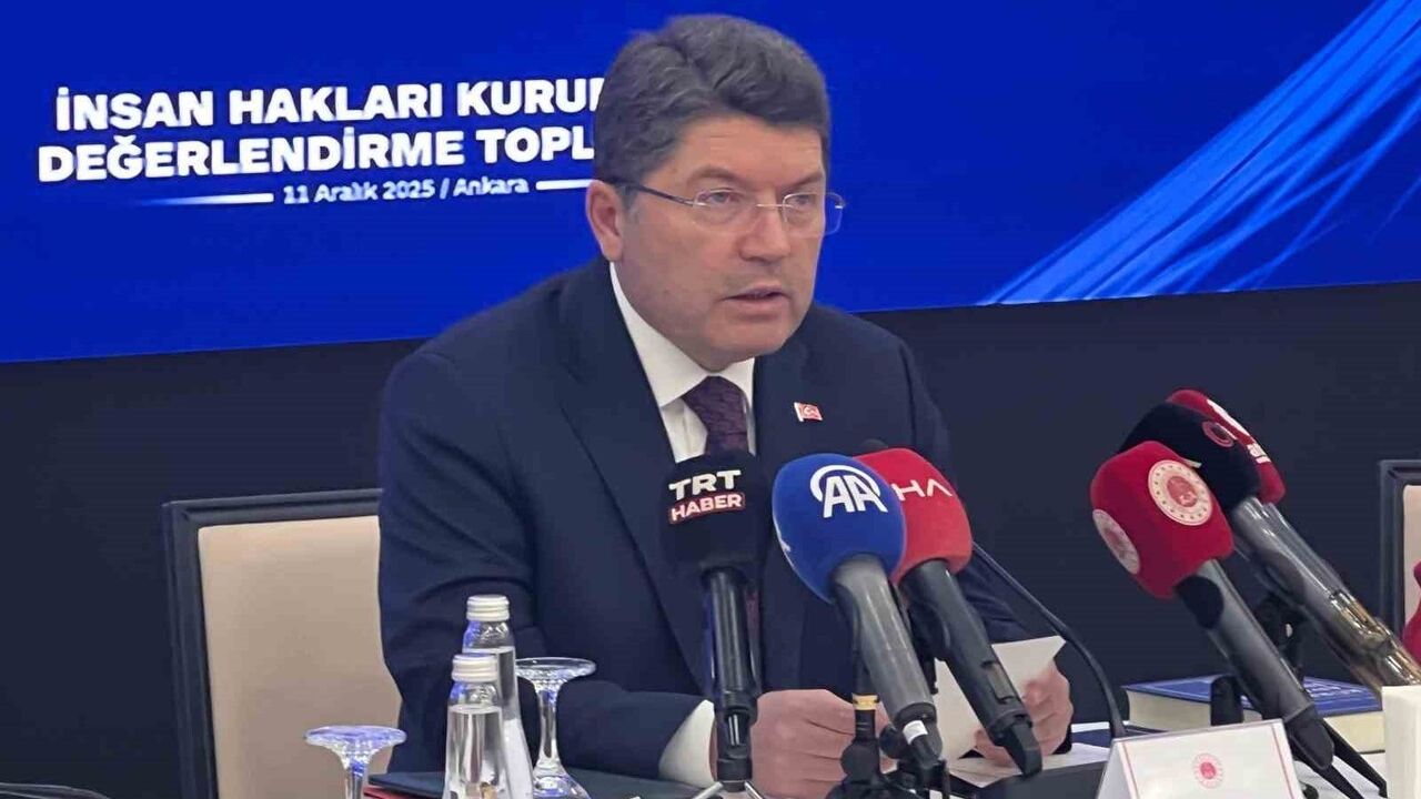 Yılmaz Tunç: Anayasa Borcumuzu Demokratik ve Katılımcı Şekilde Ödeyeceğiz