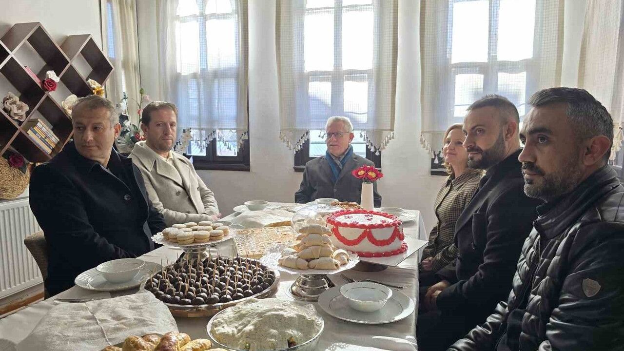 Yozgat Belediyesi Mehmet Ağa Konağı’nda Kadınlara Pastacılık ve Yapay Çiçek Kursu