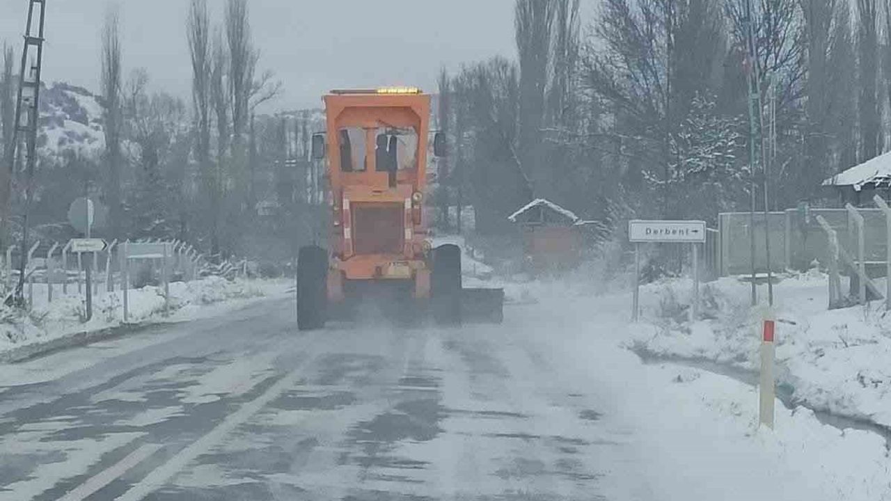 Yozgat'ta Karla Mücadele Aralıksız Sürüyor