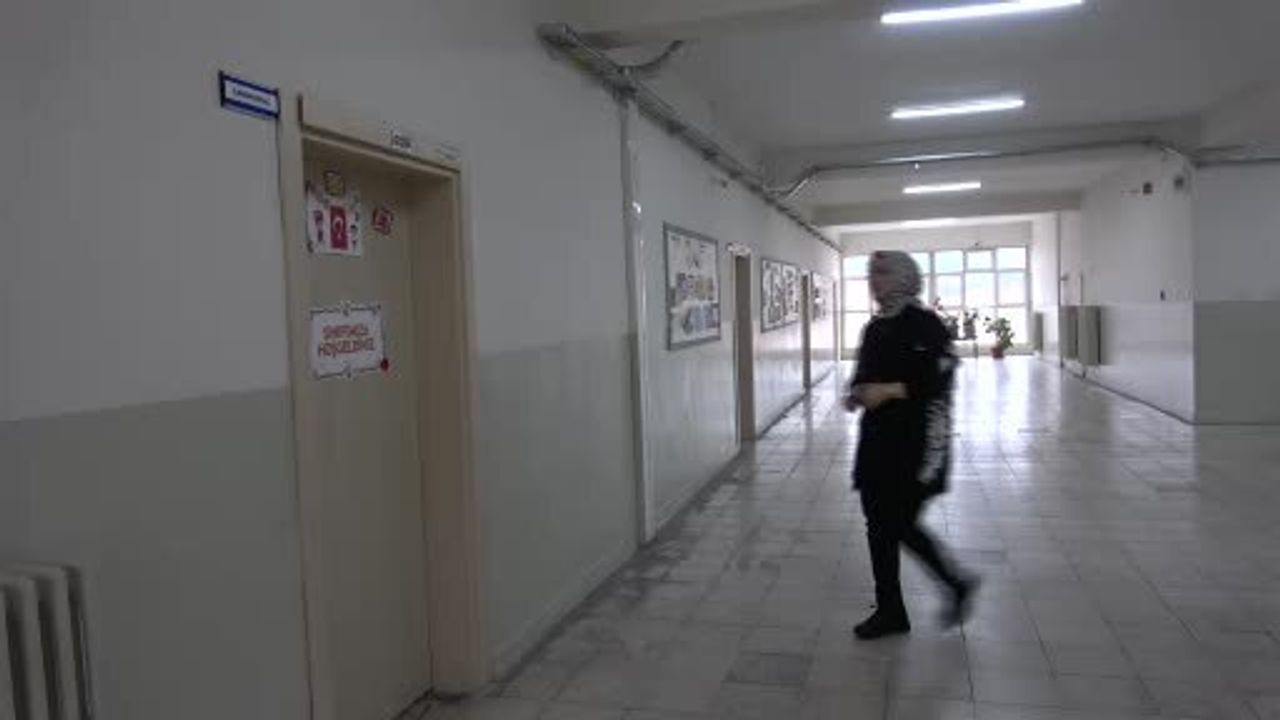 Yozgatlı Öğretmen İlknur Ertaç, Ekran Bağımlılığına Karşı Kitap Yazdı