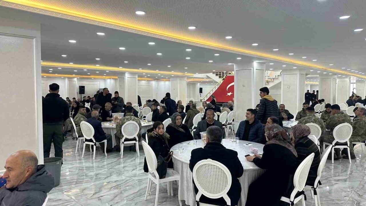 Yüksekova'da Şehit Aileleri ve Gaziler İçin Onur Gecesi