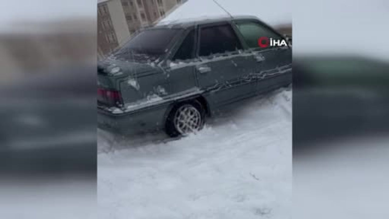 Yüksekova'da Trafik Kazası: Sarıtaş Tüneli'nde 3 Yaralı