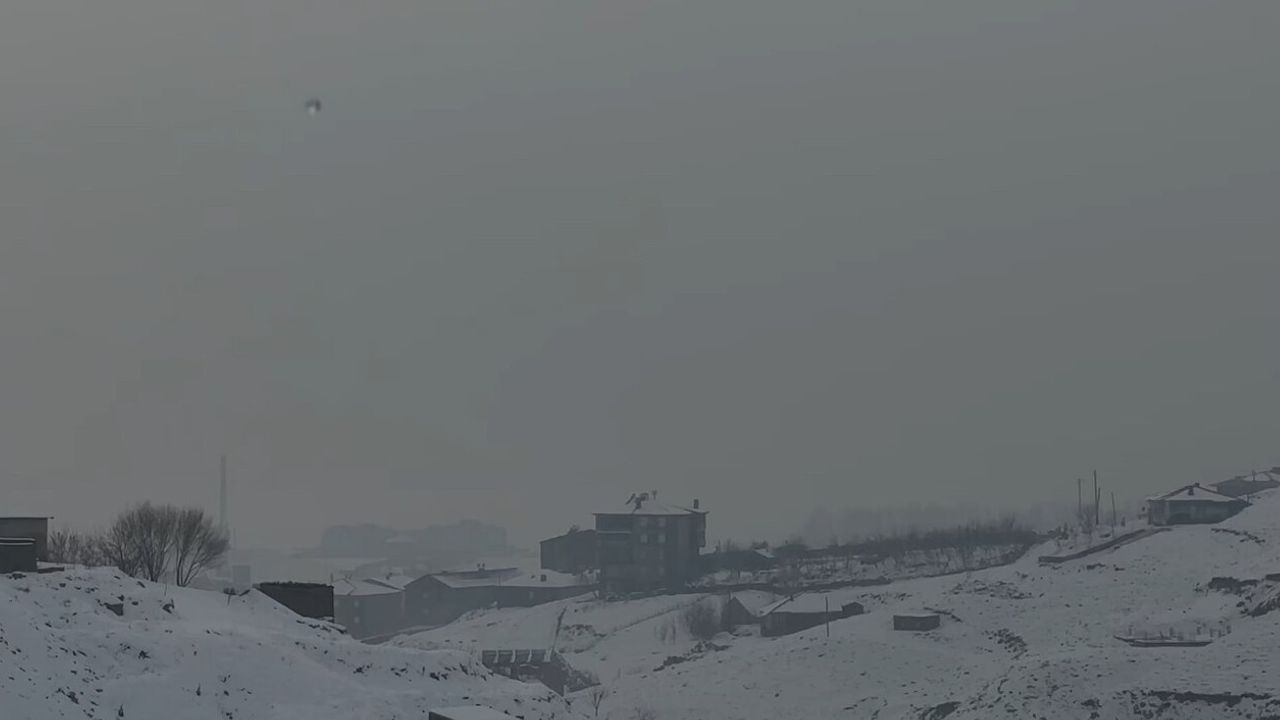 Yüksekova'da Yoğun Sis: Selahaddin Eyyubi Havalimanı'nda Uçuşlar İptal