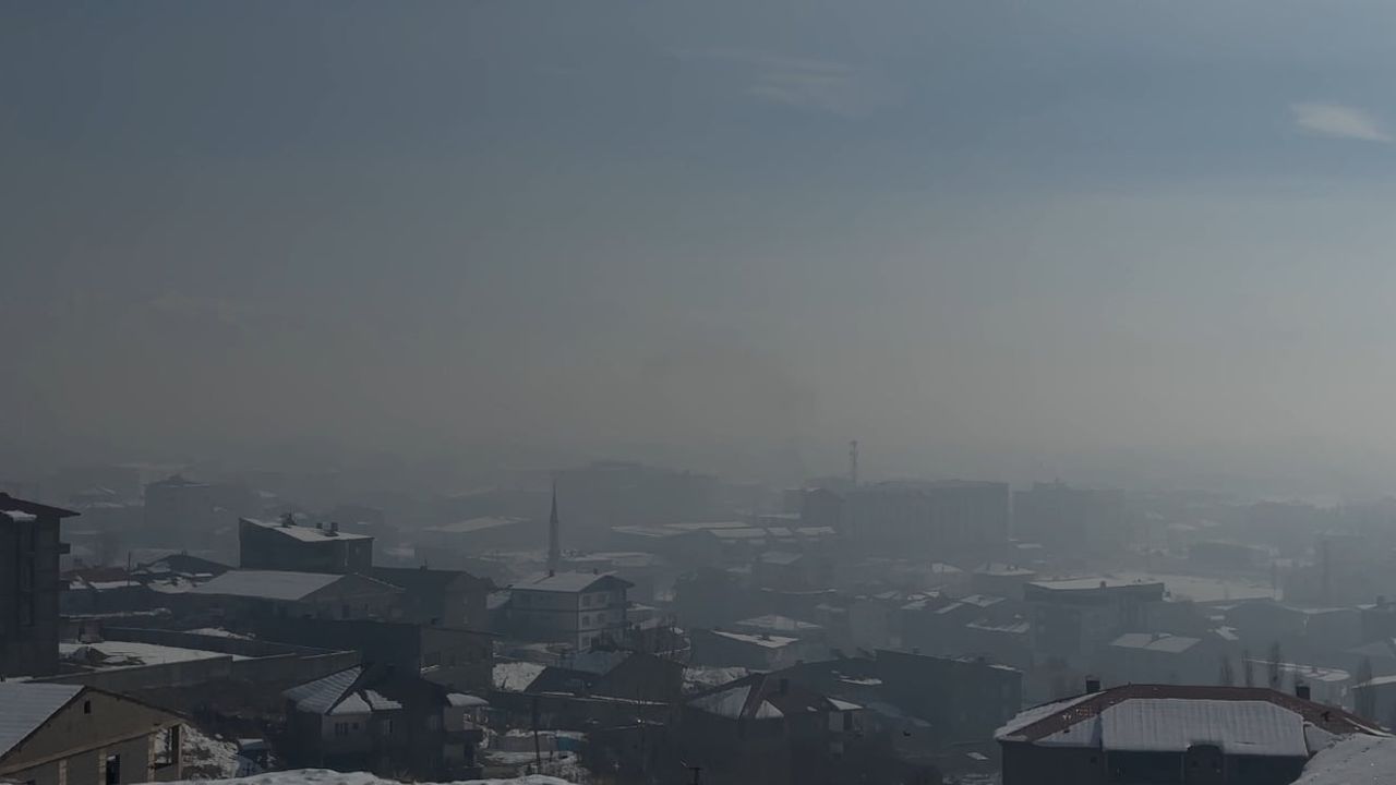 Yüksekova Sis Altında: Hakkari'de Kartpostallık Görüntüler