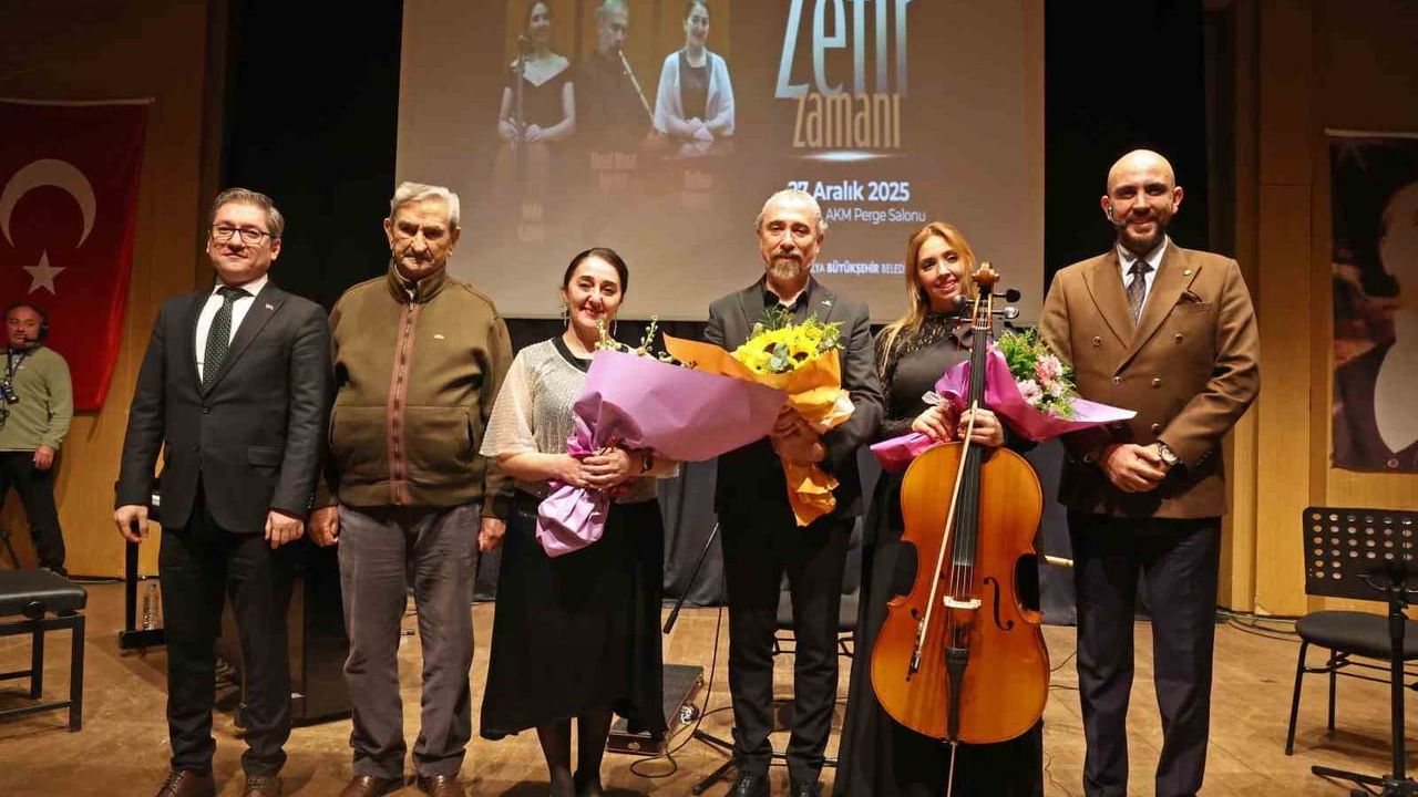 Zefir Zamanı konseri Antalya'da büyüledi