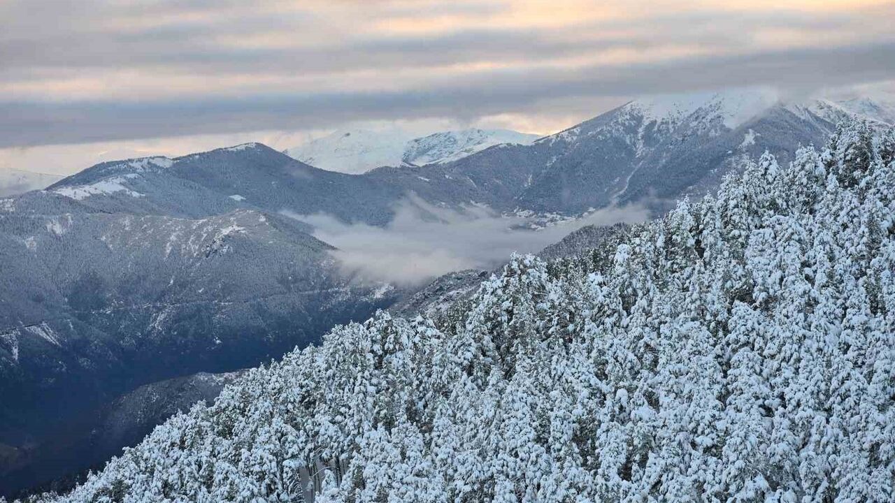 Zigana Zirvesinde 'Kar' Yoğunluğu — Gümüşkayak'ta Hafta Sonu Akını