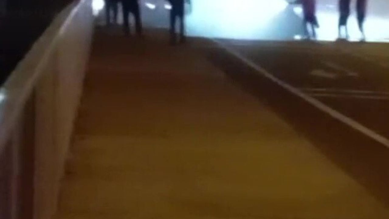 Zonguldak Kozlu'da Halk Otobüsünde Yangın Paniği — 67 HO 8031 Tahliye Edildi