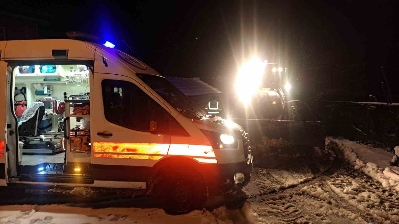 Zonguldak'ta kar: 81 köy yolu ulaşıma kapandı