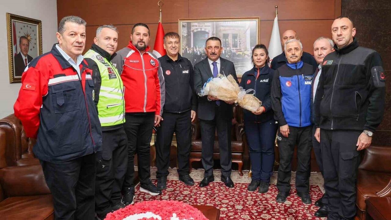 Zonguldak Valisi Hacıbektaşoğlu AFAD'ın 16. Yıldönümünde Kurum Temsilcilerini Kabul Etti