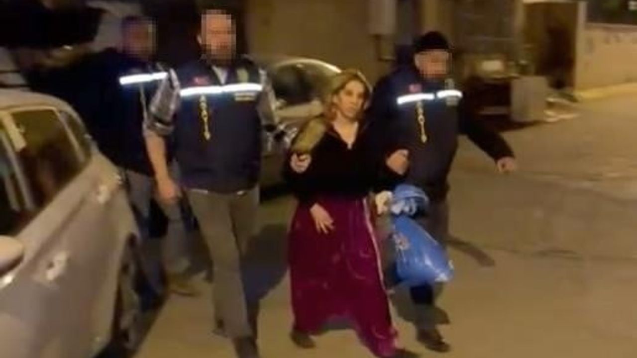 216 Yıl Hapisle Aranan, 233 Suç Kaydı Bulunan Kadın İstanbul'da Yakalandı