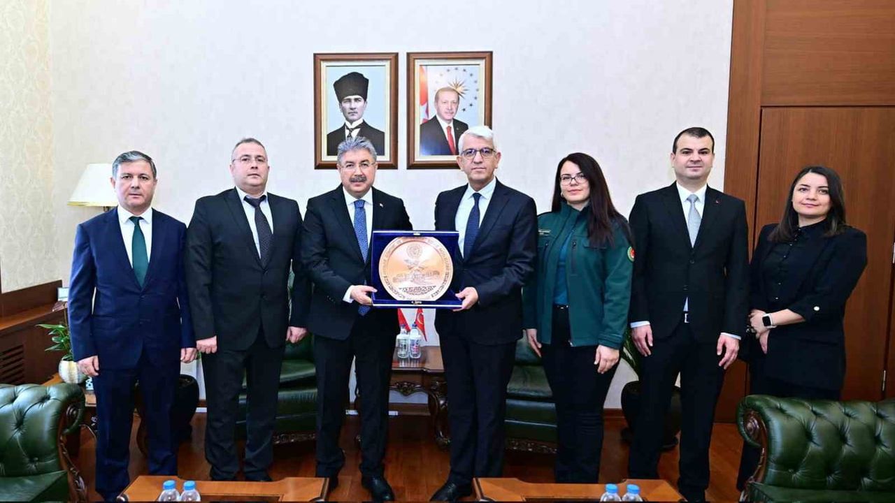 26 Ocak Dünya Gümrük Günü: Uludağ Gümrük Heyeti Eskişehir Valisi Dr. Erdinç Yılmaz’ı Ziyaret Etti