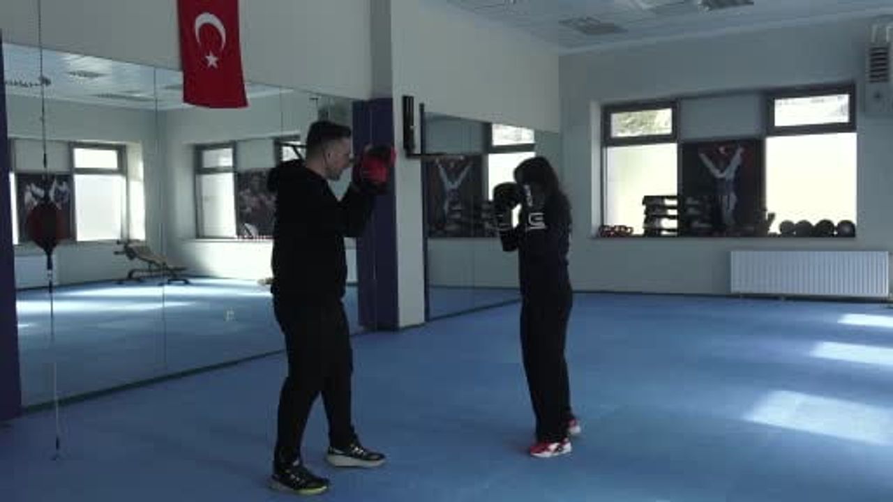 5 Ayda Kick Boksta Türkiye Üçüncüsü: Fatma Başak Coşer
