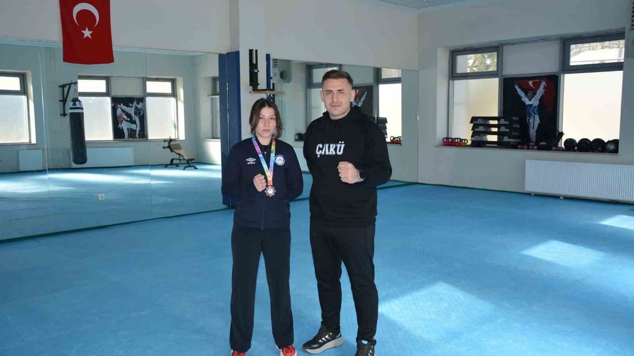 5 Ayda Ünilig'de Türkiye 3.'sü: Çankırı'lı Fatma Başak Coşer