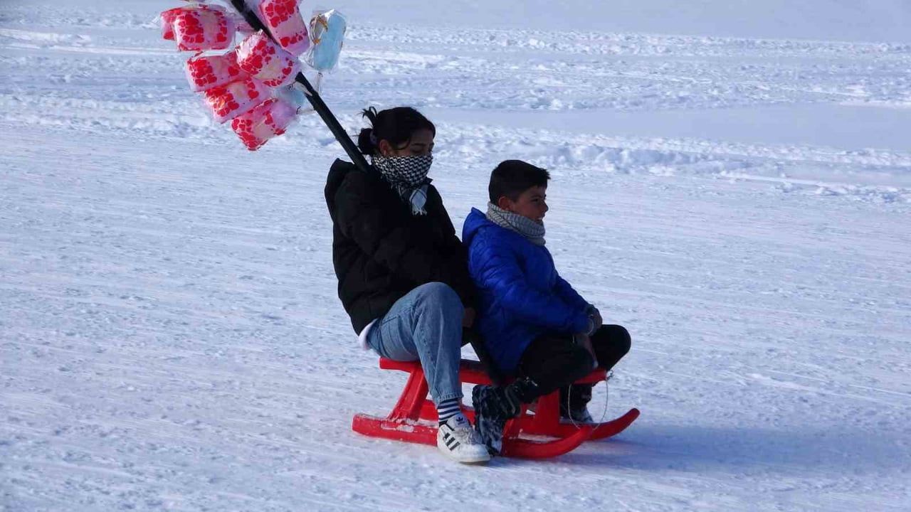Abalı Kayak Merkezi'nde Yarıyıl Tatili Coşkusu: Çocuklar Pistleri Doldurdu