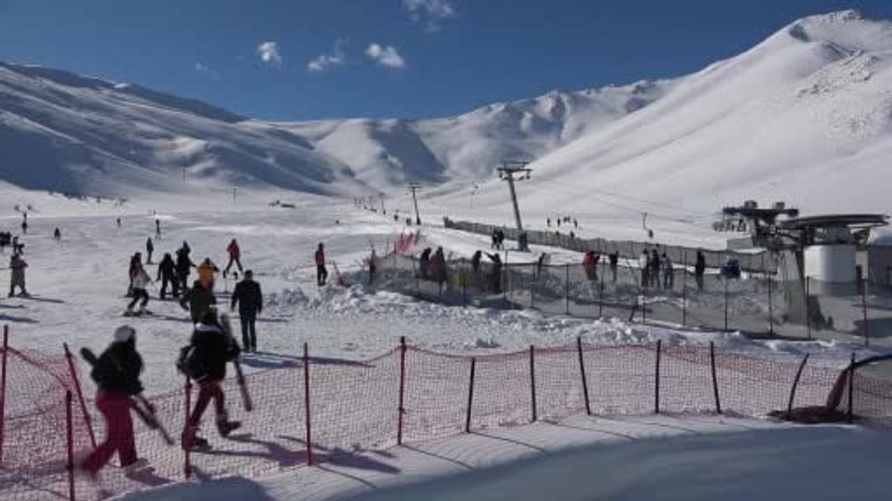 Abalı Kayak Merkezi'nde Yoğun Karla Sezon Canlandı