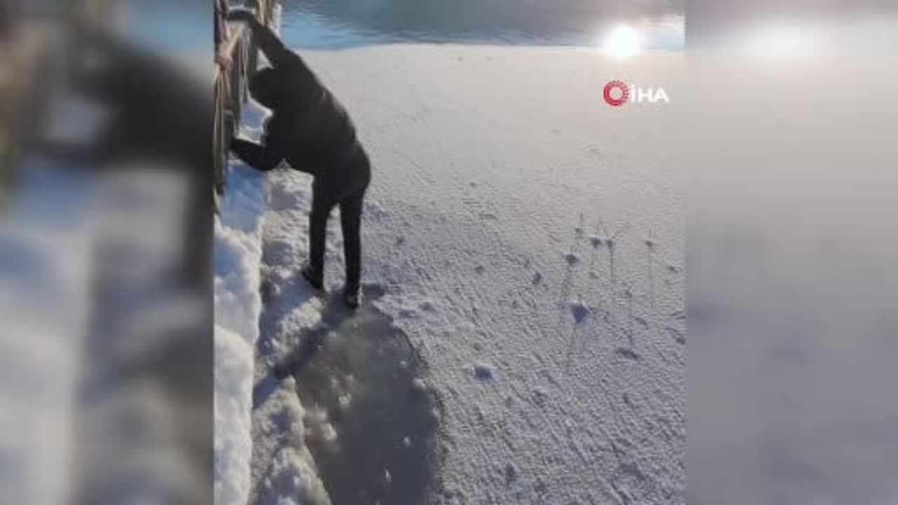 Abant Gölü'nde Buz Kırıldı: Genç Çitlere Tutunarak Suya Düşmekten Son Anda Kurtuldu