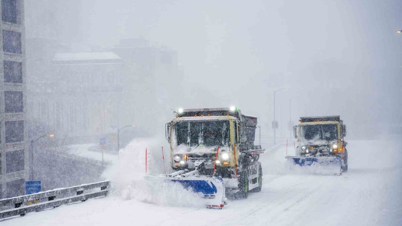 ABD'de Kar Fırtınası: En Az 12 Ölü, 13 Bin Uçuş İptal Edildi