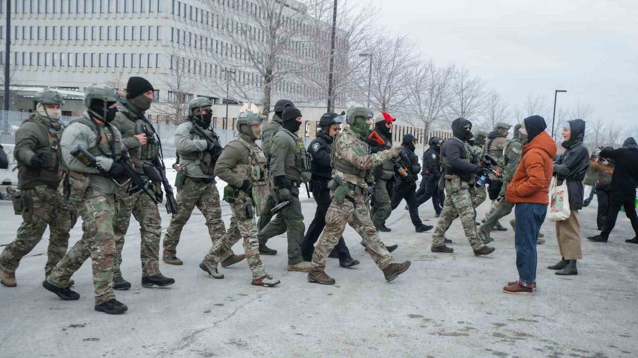 ABD'den Minneapolis'e Ek Güvenlik: Kristi Noem Yüzlerce ICE Personeli Sevk Ediyor