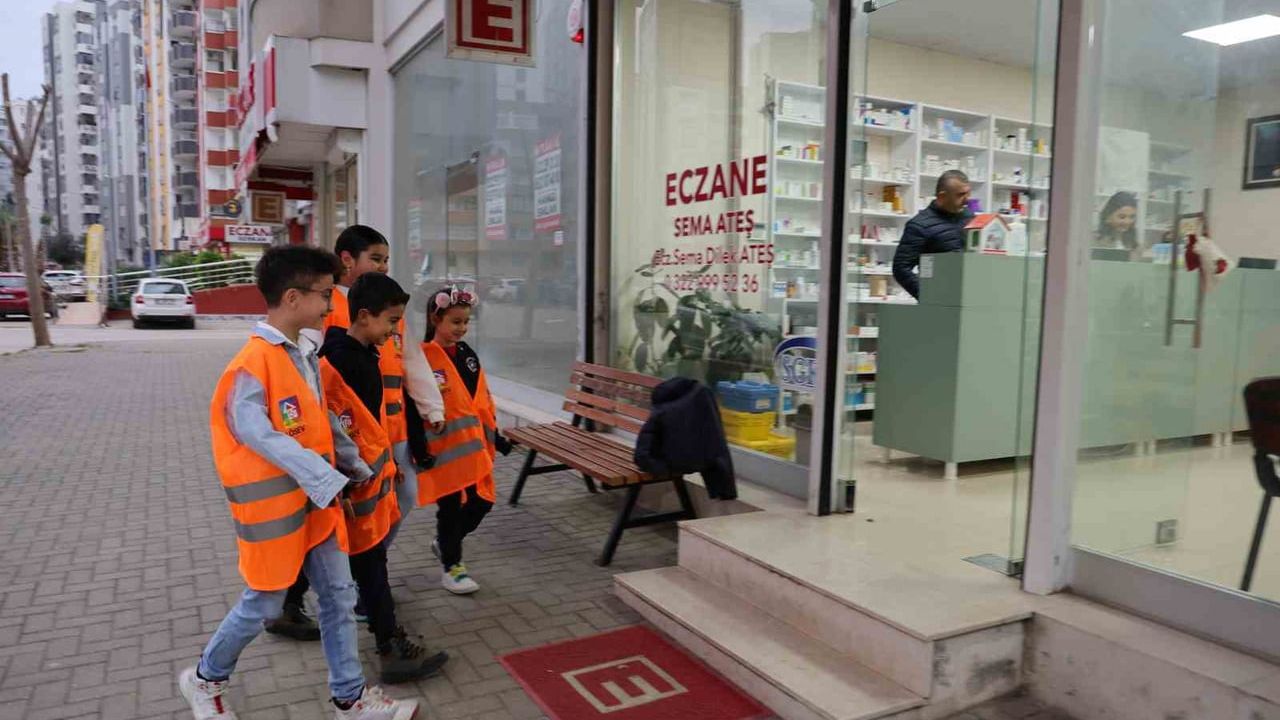 Adana'da 4 Öğrencinin Örnek Davranışı: Bin 580 Lira Lösemili Çocuklar İçin Bağış