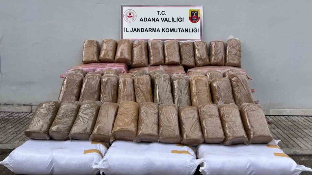 Adana'da bin 140 kilogram kaçak tütün ele geçirildi