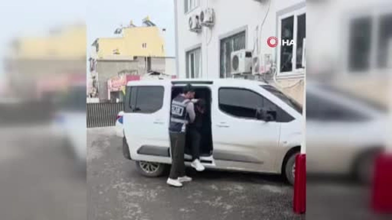 Adana'da Boşanma Aşamasındaki Koca Eşinin Evini Parçaladı: Adliyeye Sevk