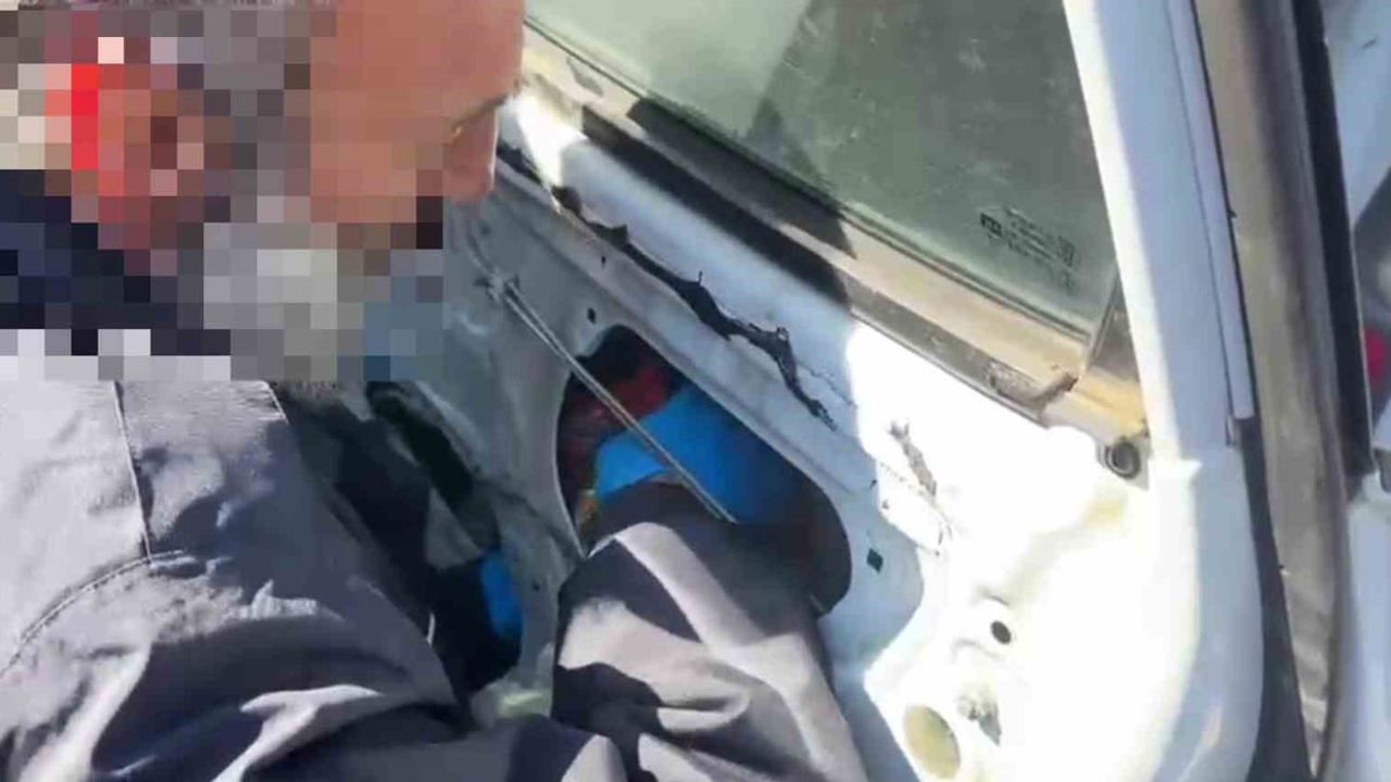 Adana'da Kapılara Zulalanmış 66 bin 600 Uyuşturucu Hap Ele Geçirildi — 3 Tutuklama