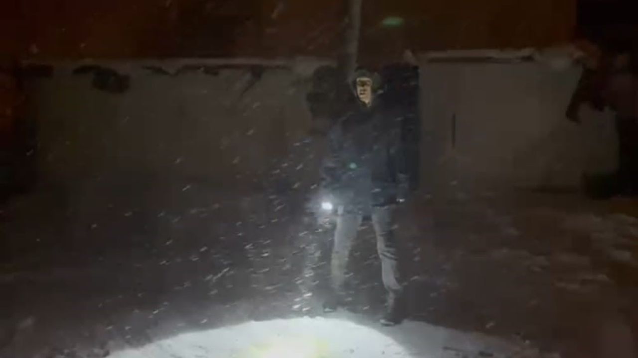 Adana'da Kar Sevinci: Tufanbeyli ve Saimbeyli'ye Yarım Metre Kar