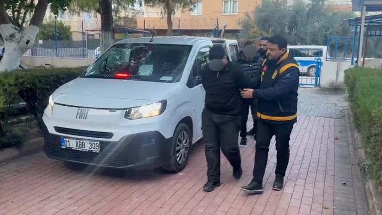 Adana'da parke taşlı saldırı: İş yeri sahibi, oğlu ve arkadaşı gözaltına alındı