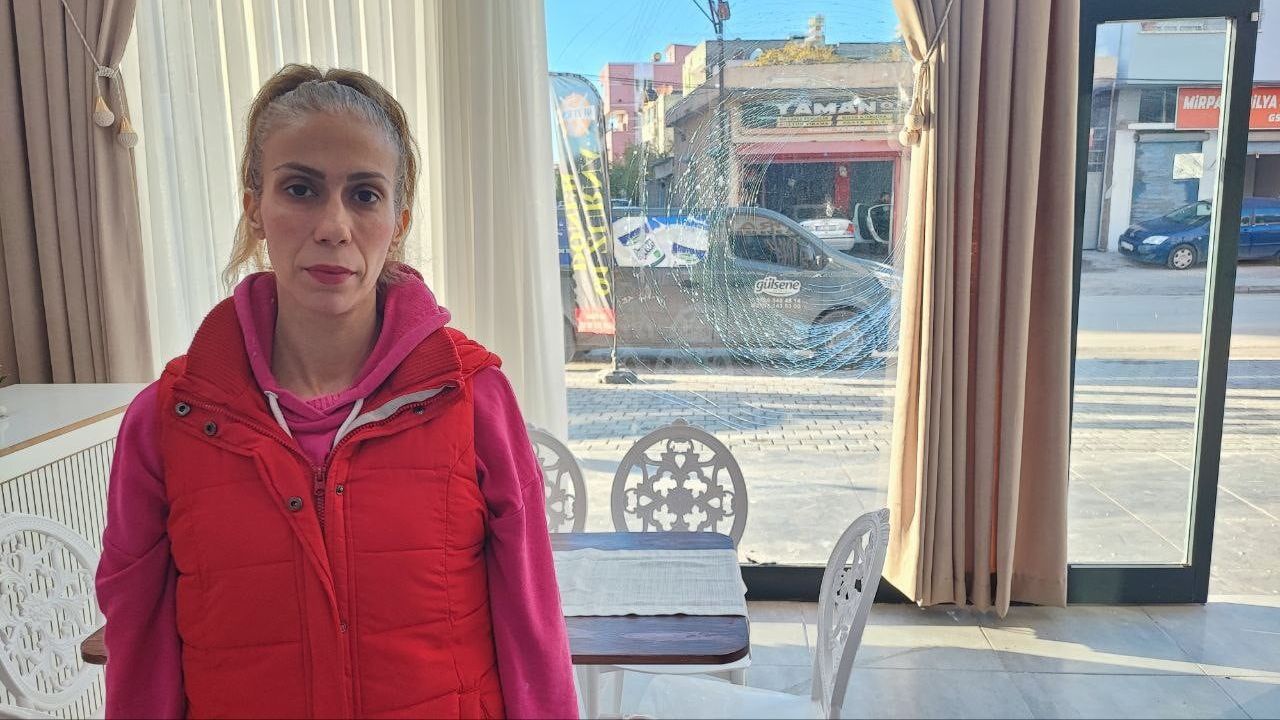 Adana'da Yılbaşı Gecesi Düğün Ofisine Parke Taşlı Saldırı