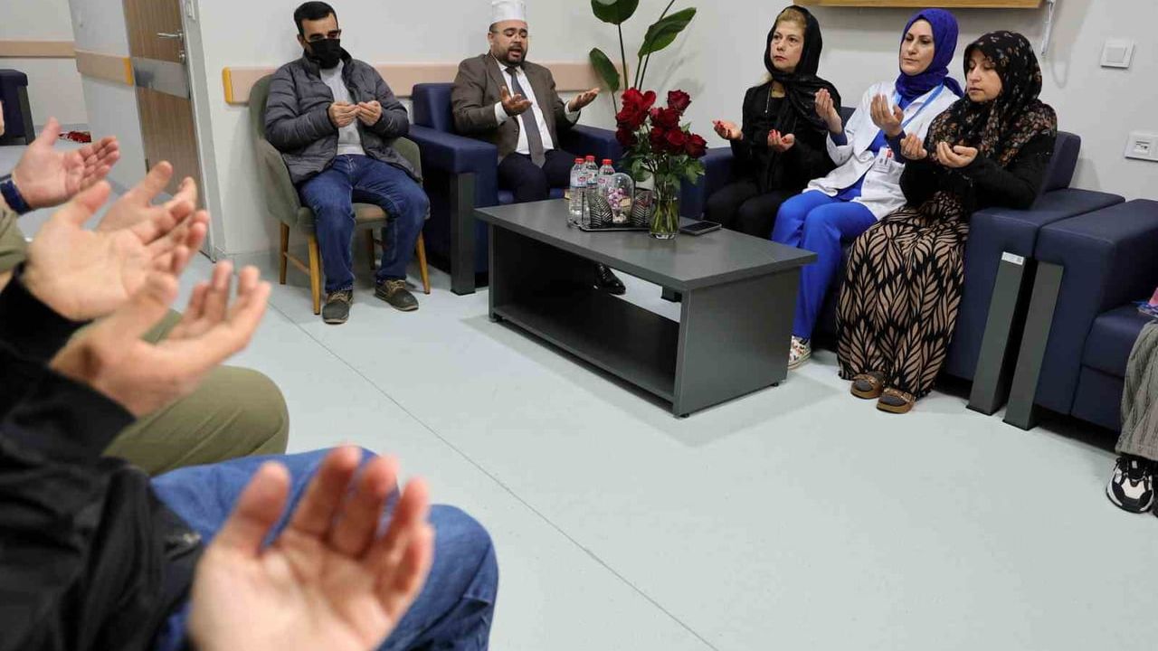 Adana Karşıyaka'da Palyatif Bakım: Keman ve Dua ile Manevi Destek