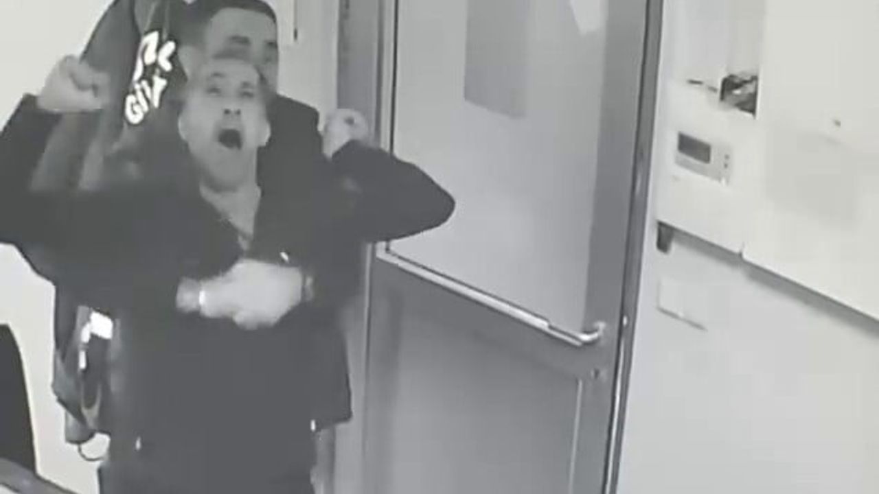 Adapazarı'nda Heimlich Manevrası Engelli Çalışanı Hayata Döndürdü