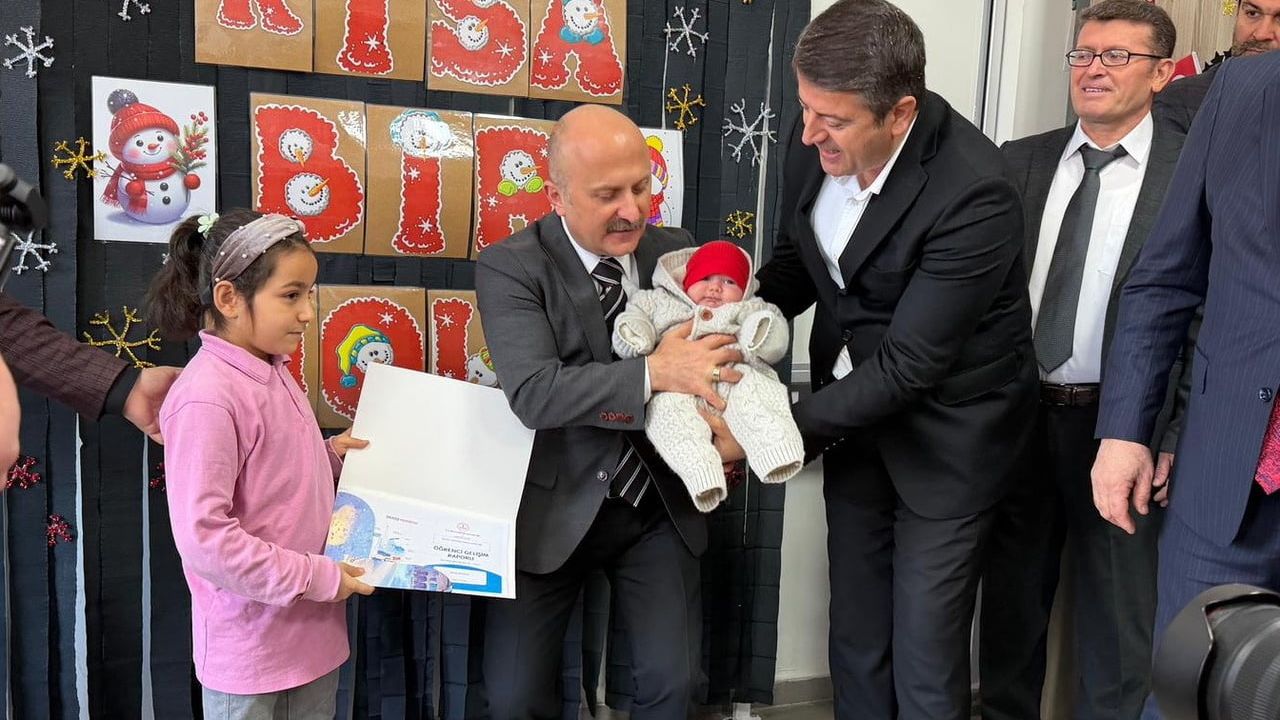 Adıyaman’da 154 bin 960 Öğrenci Karne Heyecanı