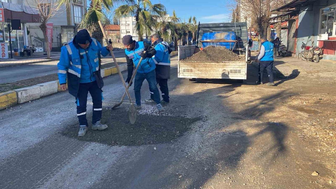 Adıyaman'da 7 Mahallede Eş Zamanlı Asfalt ve Yol Onarımı