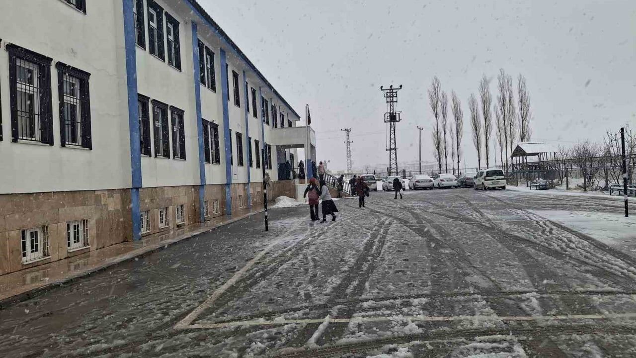 Adıyaman'da Çelikhan, Gerger ve Sincik'te Taşımalı Eğitime Kar Engeli