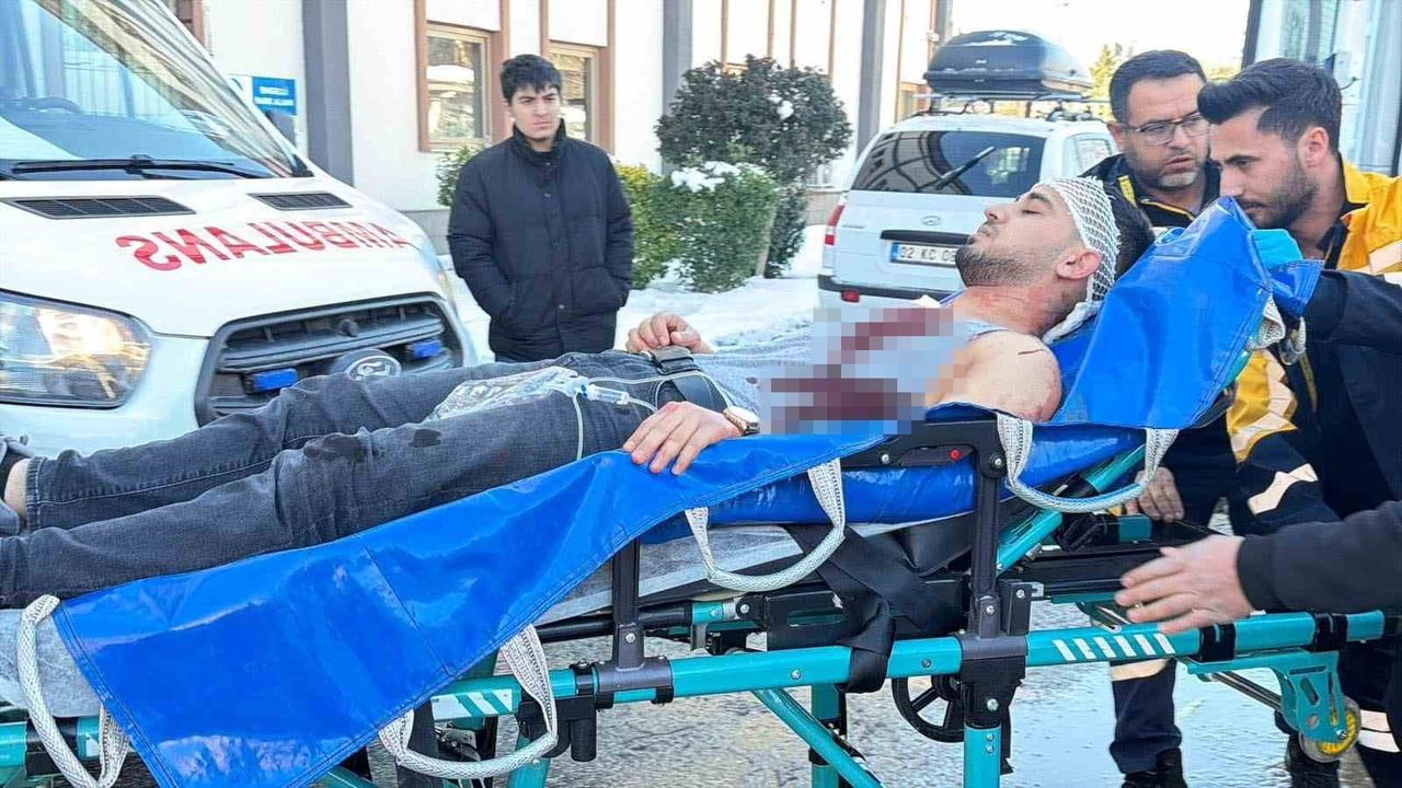 Adıyaman Kahta'da Bıçaklı Kavga: 1 Kişi Ağır Yaralandı, Şüpheli Yakalandı