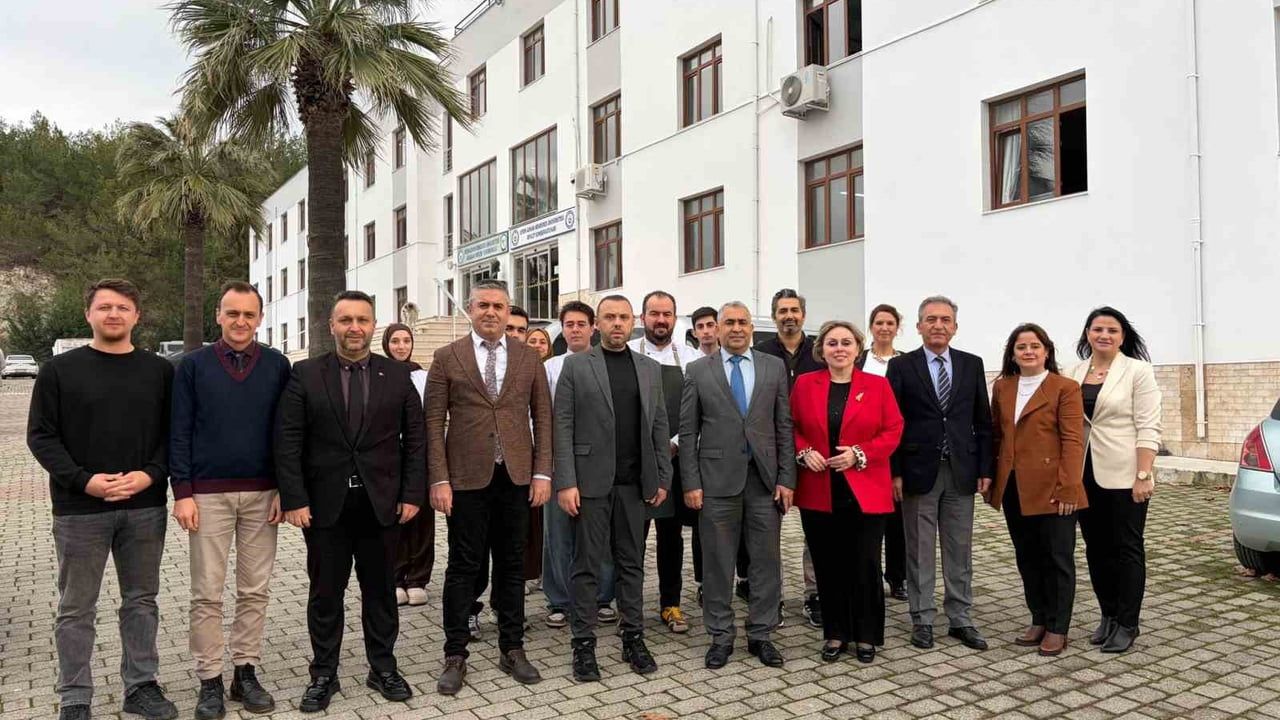 ADÜ Aşçılık Programı Akredite Oldu — Kuşadası Davutlar MYO'da Başarı