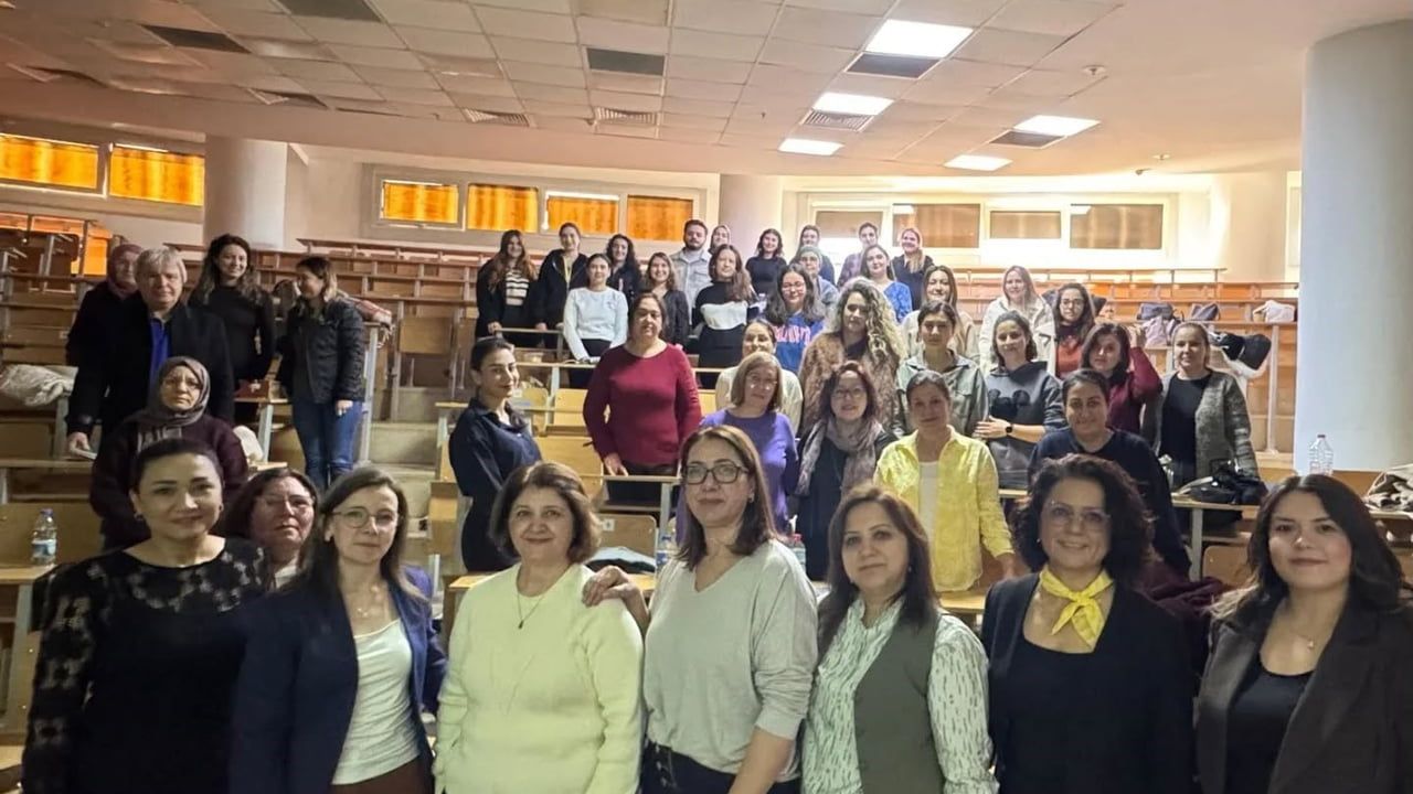 ADÜ Hastanesi'nde Emzirme Danışmanlığı Eğitimi Tamamlandı