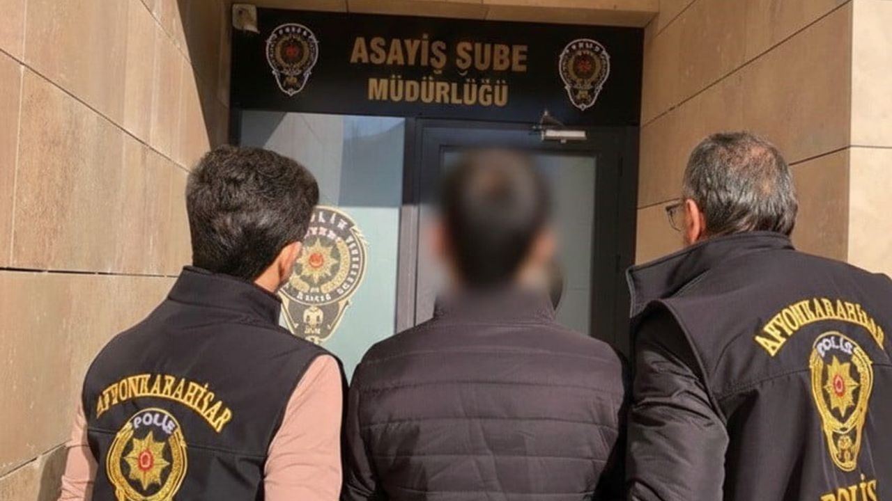 Afyonkarahisar'da 9 Yıl Hapisle Aranan Şahıs Polis Takibiyle Yakalandı